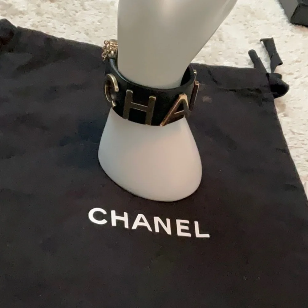 ❌SOLD❌Chanel Calfskin Logo Cuff Bracelet - Picture 7 of 13